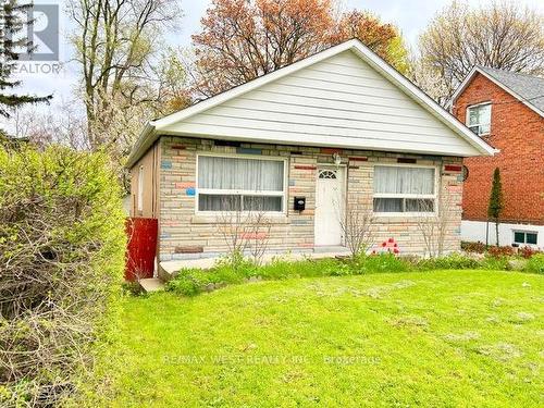 2567 KINGSTON ROAD  Toronto, ON M1M 1M1