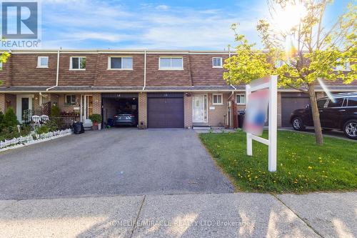 13 - 7450 DARCEL AVENUE  Mississauga, ON L4T 2X7