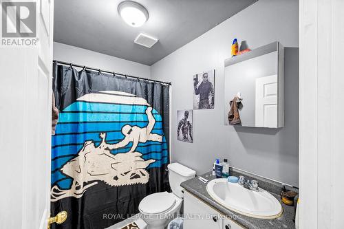 58 Beverley Avenue, Ottawa, ON - Indoor Photo Showing Bathroom