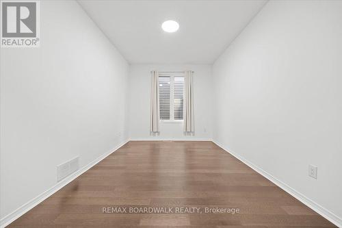 333 Haliburton Heights, Ottawa, ON - Indoor Photo Showing Other Room