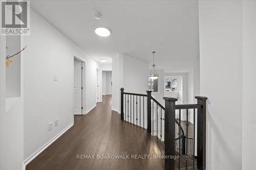 333 Haliburton Heights, Ottawa, ON - Indoor Photo Showing Other Room