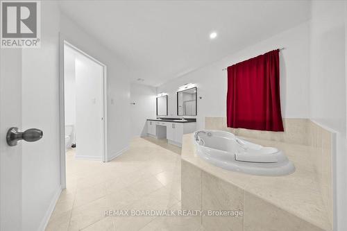 333 Haliburton Heights, Ottawa, ON - Indoor