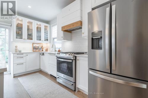 51 East 23Rd Street, Hamilton, ON - Indoor Photo Showing Kitchen With Stainless Steel Kitchen With Upgraded Kitchen