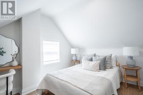 51 East 23Rd Street, Hamilton, ON - Indoor Photo Showing Bedroom
