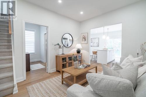 51 East 23Rd Street, Hamilton, ON - Indoor Photo Showing Living Room