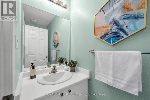30 Prospect Way, Whitby, ON - Indoor Photo Showing Bathroom