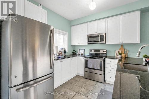 30 Prospect Way, Whitby, ON - Indoor Photo Showing Kitchen