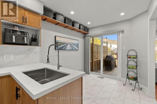 40 Milner Downs Crescent, Ottawa, ON - Indoor Photo Showing Kitchen