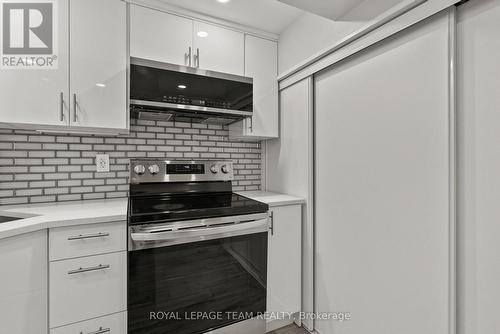40 Milner Downs Crescent, Ottawa, ON - Indoor Photo Showing Kitchen