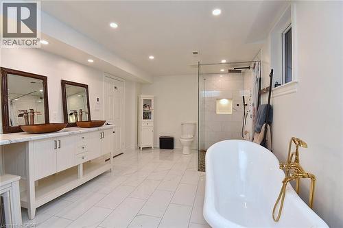 126 Bastille Street, Hamilton, ON - Indoor Photo Showing Bathroom
