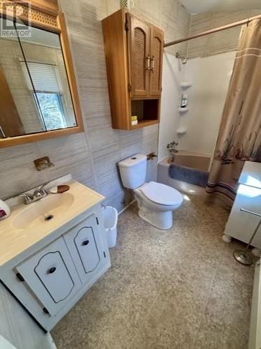 1946 Fire Road 4, Capreol, ON - Indoor Photo Showing Bathroom