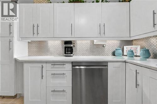 23 Juliebeth Drive, Hamilton, ON - Indoor Photo Showing Kitchen With Upgraded Kitchen