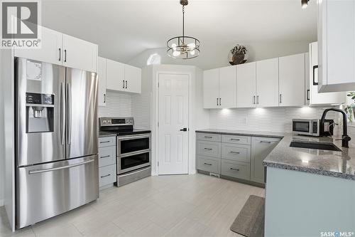 223 Pobran Lane, Saskatoon, SK - Indoor Photo Showing Kitchen With Stainless Steel Kitchen With Upgraded Kitchen