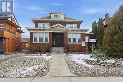 826 MAIN STREET E Hamilton, ON L8M 1L6