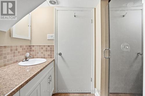 826 Main Street E, Hamilton, ON 