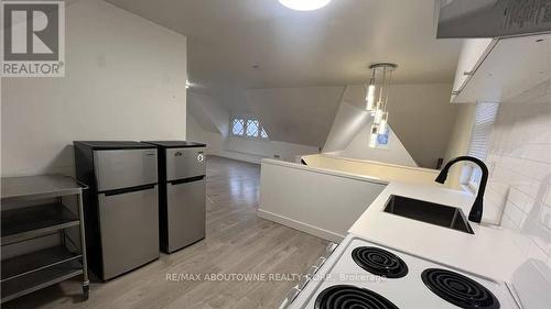 49 Fairleigh Avenue S, Hamilton, ON - Indoor