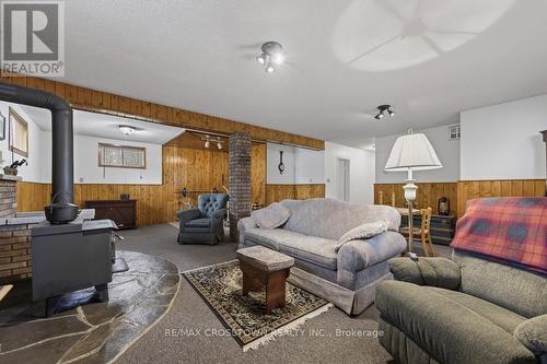 Family room - 50 Withall Grove, Tiny, ON - Indoor