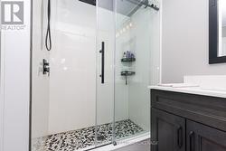 Large, walkin shower - 