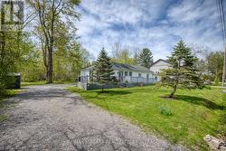 Parking for 8, left side driveway - 