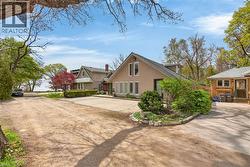 342 MEADOW WOOD Lane  Mississauga, ON L5J 2S9