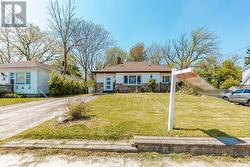 37 WARWICK ROAD Hamilton, ON L8E 1Y5