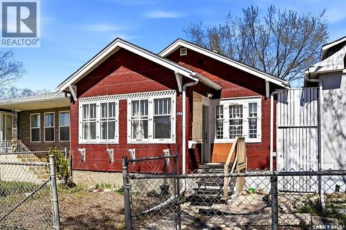 1206 Victoria AVENUE  Regina, SK S4P 0N9