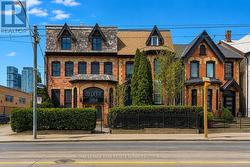388 PARLIAMENT STREET  Toronto, ON M5A 2Z7