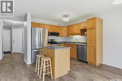 31 425 Bayfield Crescent, Saskatoon, SK - Indoor Photo Showing Kitchen With Stainless Steel Kitchen