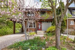285 FAIRMONT AVENUE  Ottawa, ON K1Y 1Y4