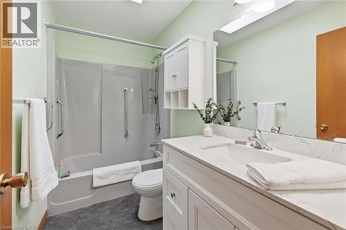 17 Richardson Drive, Port Dover, ON - Indoor Photo Showing Bathroom