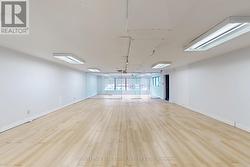 UPPER - 388 PARLIAMENT STREET  Toronto, ON M5A 2Z7