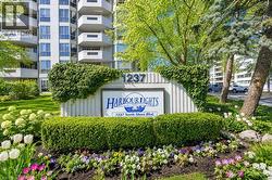 1237 NORTH SHORE Boulevard E Unit# 301  Burlington, ON L7S 2H8