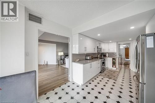 1237 North Shore Boulevard E Unit# 301, Burlington, ON - Indoor