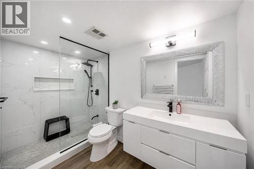 1237 North Shore Boulevard E Unit# 301, Burlington, ON - Indoor Photo Showing Bathroom