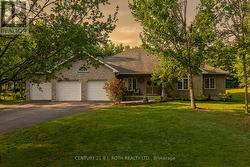 6 HEMLOCK CRESCENT Oro-Medonte, ON L0L 2L0