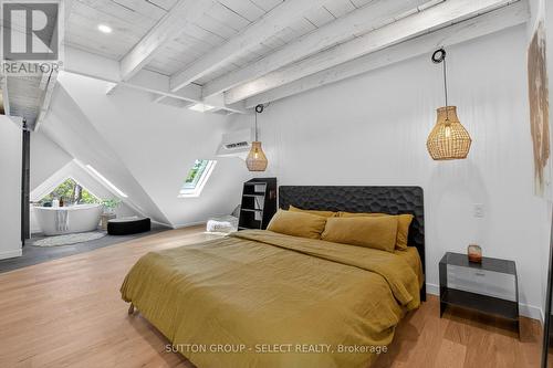 309 Cromwell Street, London East (East B), ON - Indoor Photo Showing Bedroom
