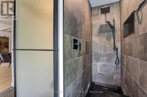 309 Cromwell Street, London East (East B), ON - Indoor Photo Showing Bathroom