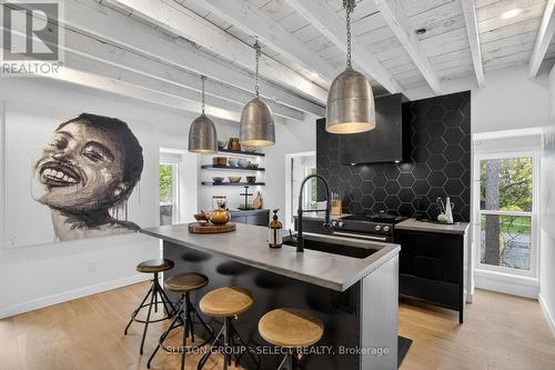 309 Cromwell Street, London East (East B), ON - Indoor Photo Showing Kitchen With Double Sink