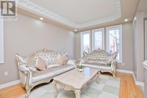 3 Okanagan Drive, Brampton, ON - Indoor Photo Showing Living Room