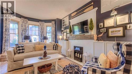 133 Markland Street, Hamilton, ON - Indoor Photo Showing Living Room With Fireplace