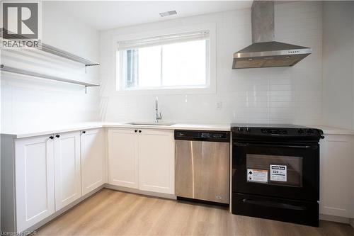 49 Fairleigh Avenue S, Hamilton, ON - Indoor Photo Showing Kitchen