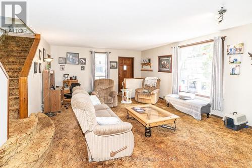 Sunken Living Room - 555 Wagner Street, Gravenhurst (Muskoka (S)), ON - Indoor Photo Showing Living Room
