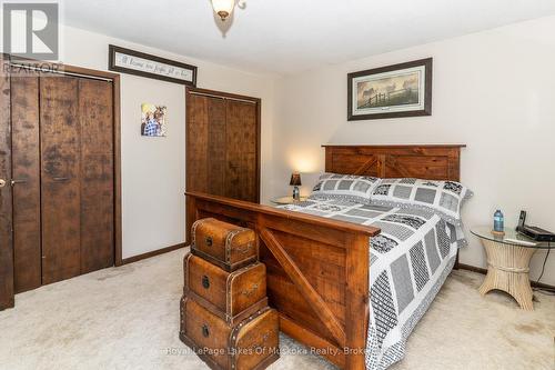 Double Closets - 555 Wagner Street, Gravenhurst (Muskoka (S)), ON - Indoor Photo Showing Bedroom
