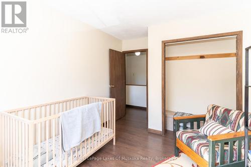 555 Wagner Street, Gravenhurst (Muskoka (S)), ON - Indoor Photo Showing Bedroom