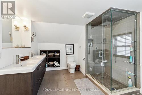 75 Yates Street, St. Catharines (Downtown), ON - Indoor Photo Showing Bathroom