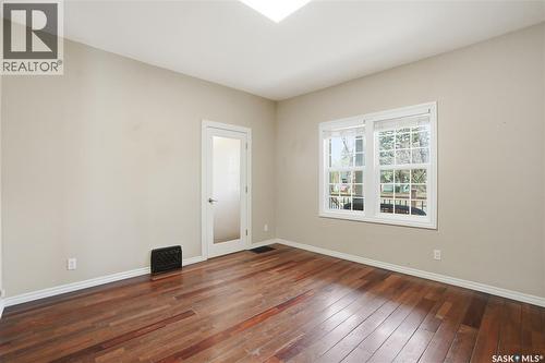 228 8Th Street E, Saskatoon, SK - Indoor Photo Showing Other Room