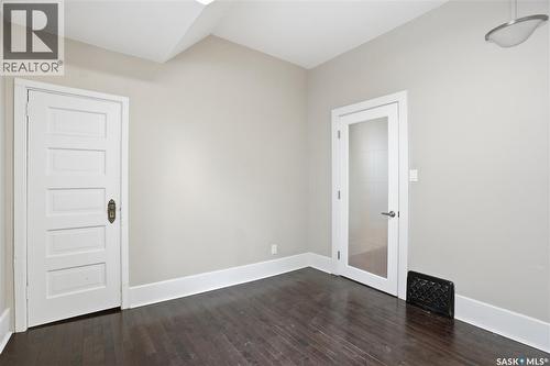 228 8Th Street E, Saskatoon, SK - Indoor Photo Showing Other Room
