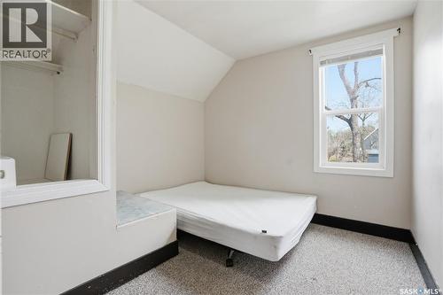 228 8Th Street E, Saskatoon, SK - Indoor Photo Showing Bedroom