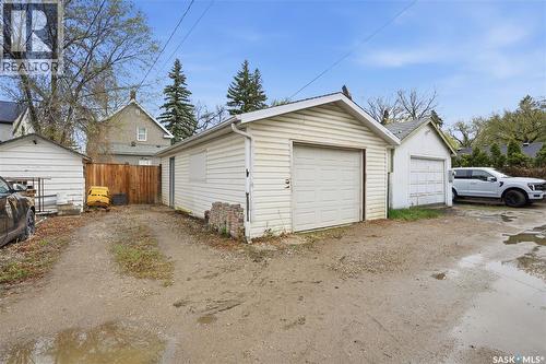 228 8Th Street E, Saskatoon, SK - Outdoor