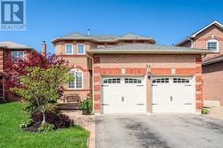 54 WALLER STREET Whitby, ON L1R 1Z8